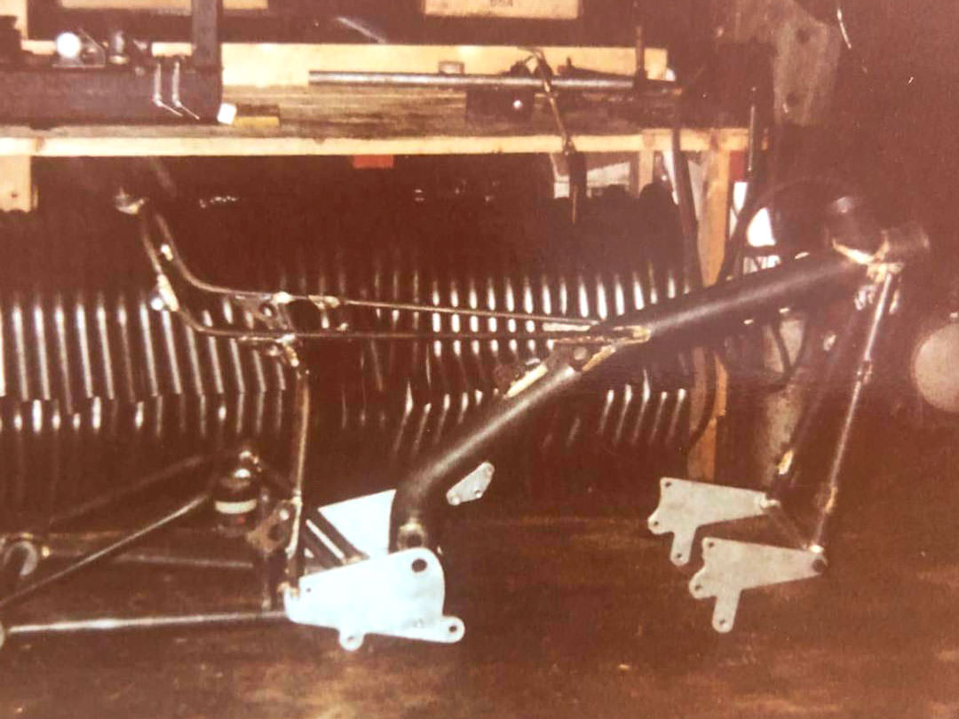The spine frame designed by Tommy Crawford, ready for an RD400